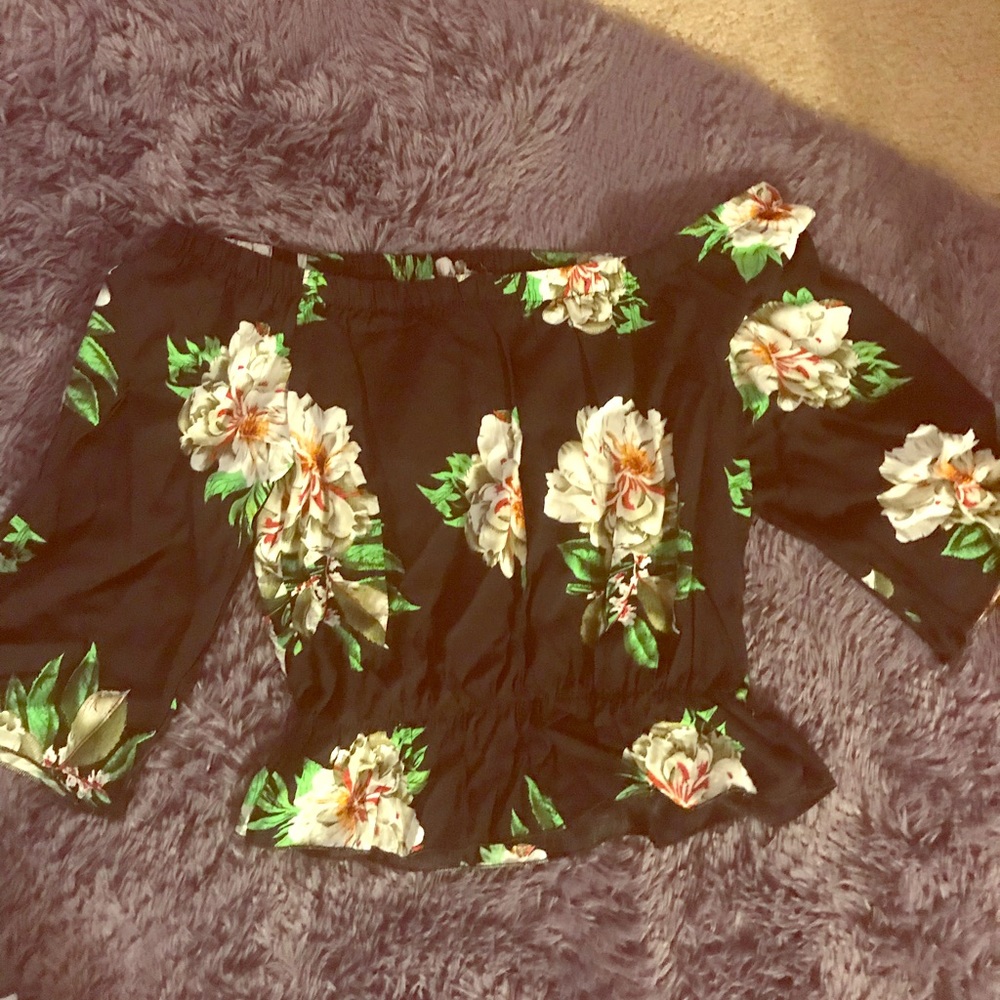 Cross shoulder top